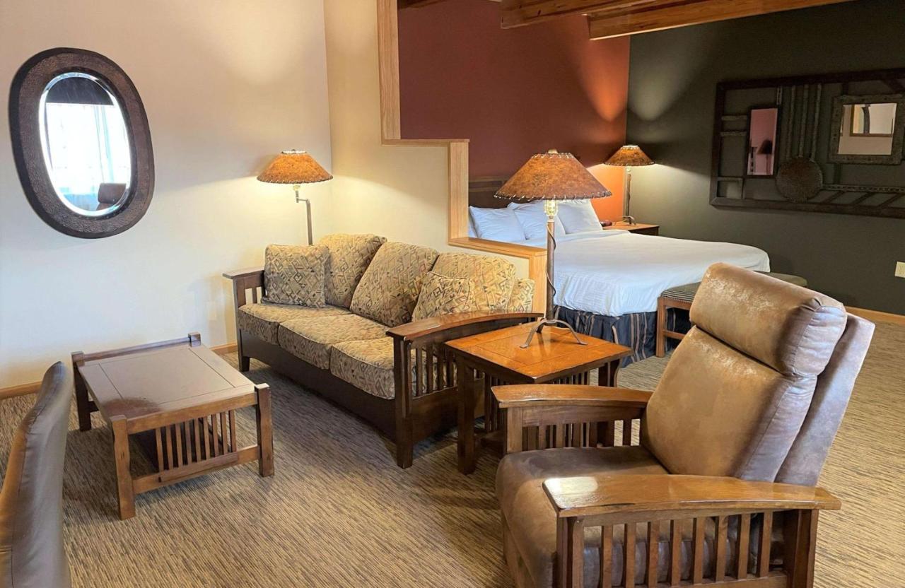 Crossroads Hotel & Event Center Fort Dodge Kültér fotó