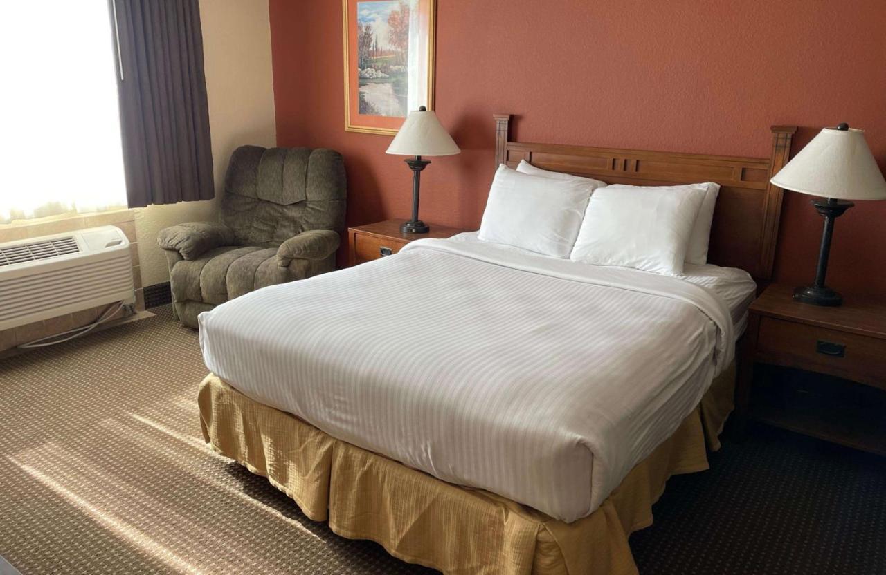 Crossroads Hotel & Event Center Fort Dodge Kültér fotó