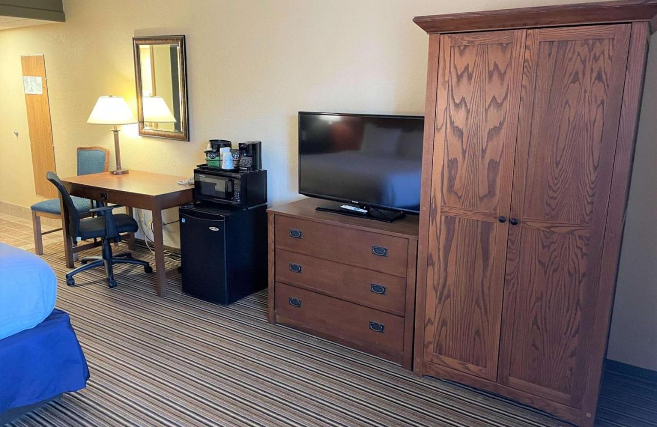 Crossroads Hotel & Event Center Fort Dodge Kültér fotó