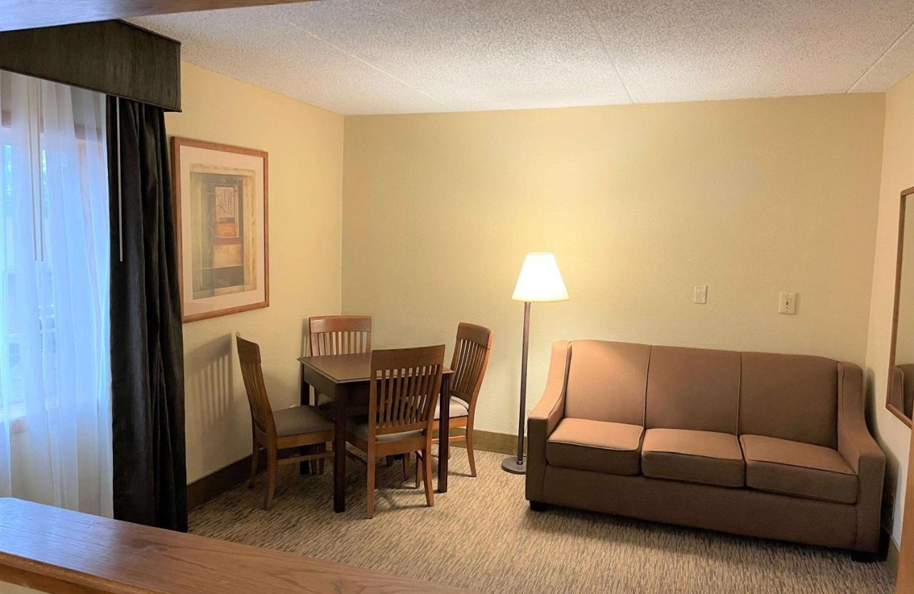 Crossroads Hotel & Event Center Fort Dodge Kültér fotó
