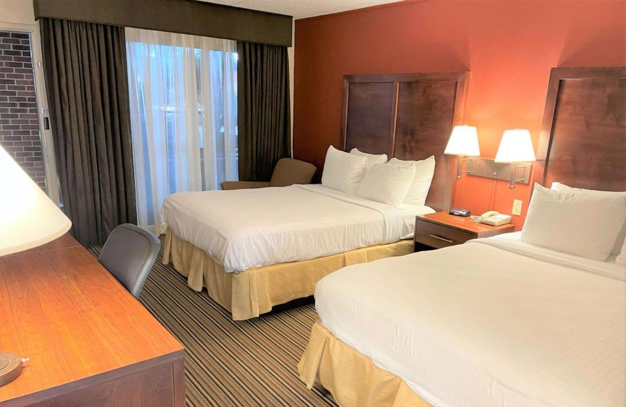 Crossroads Hotel & Event Center Fort Dodge Kültér fotó